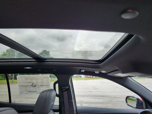 New 2025 Buick Enclave Avenir w/ Super Cruise Package image 8