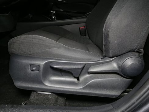 Used 2018 Toyota C-HR XLE image 33