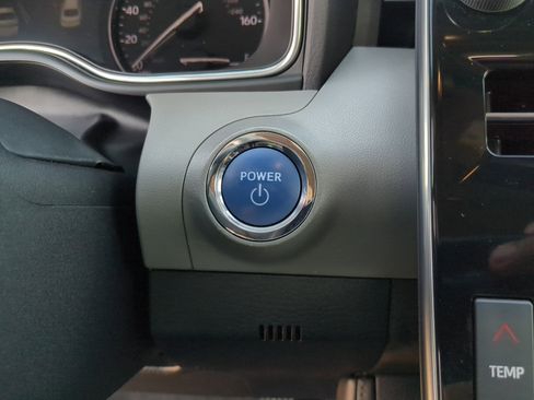 Used 2019 Toyota Avalon Limited w/ Preferred Accessory Package image 32