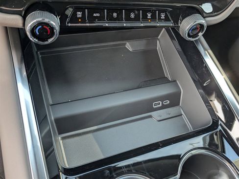 New 2026 Chevrolet Suburban LS image 15