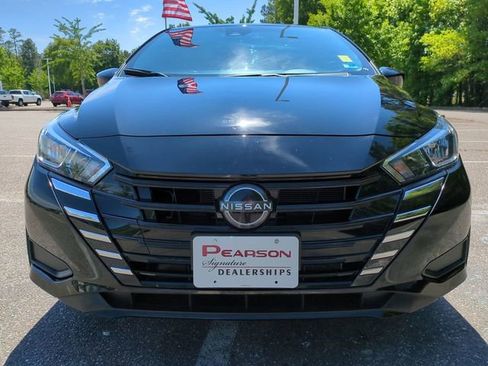 Used 2024 Nissan Versa SV w/ Trunk Package FWD image 9