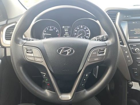 Used 2017 Hyundai Santa Fe SE AWD/4WD image 15