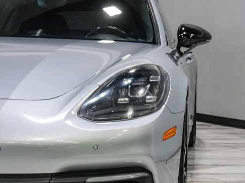 Used 2018 Porsche Panamera 4 AWD/4WD image 46
