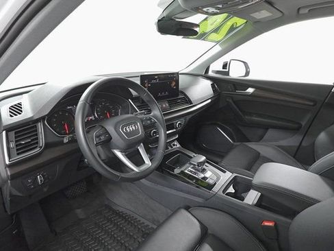 Used 2024 Audi Q5 2.0T Premium w/ Convenience Package image 13