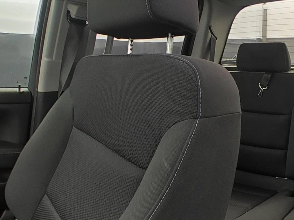 Used 2019 Chevrolet Silverado 1500 LT w/ LPO, Chrome Package RWD image 9