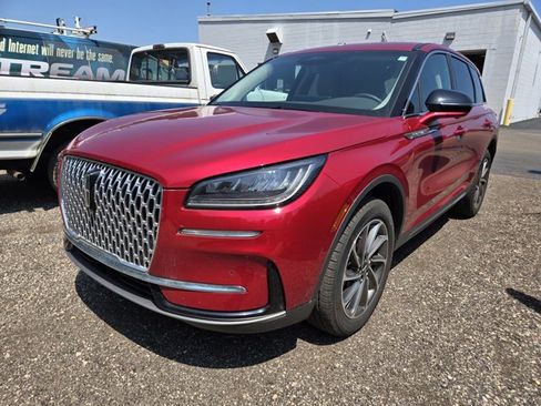 Used 2024 Lincoln Corsair AWD w/ Equipment Group 101A image 2