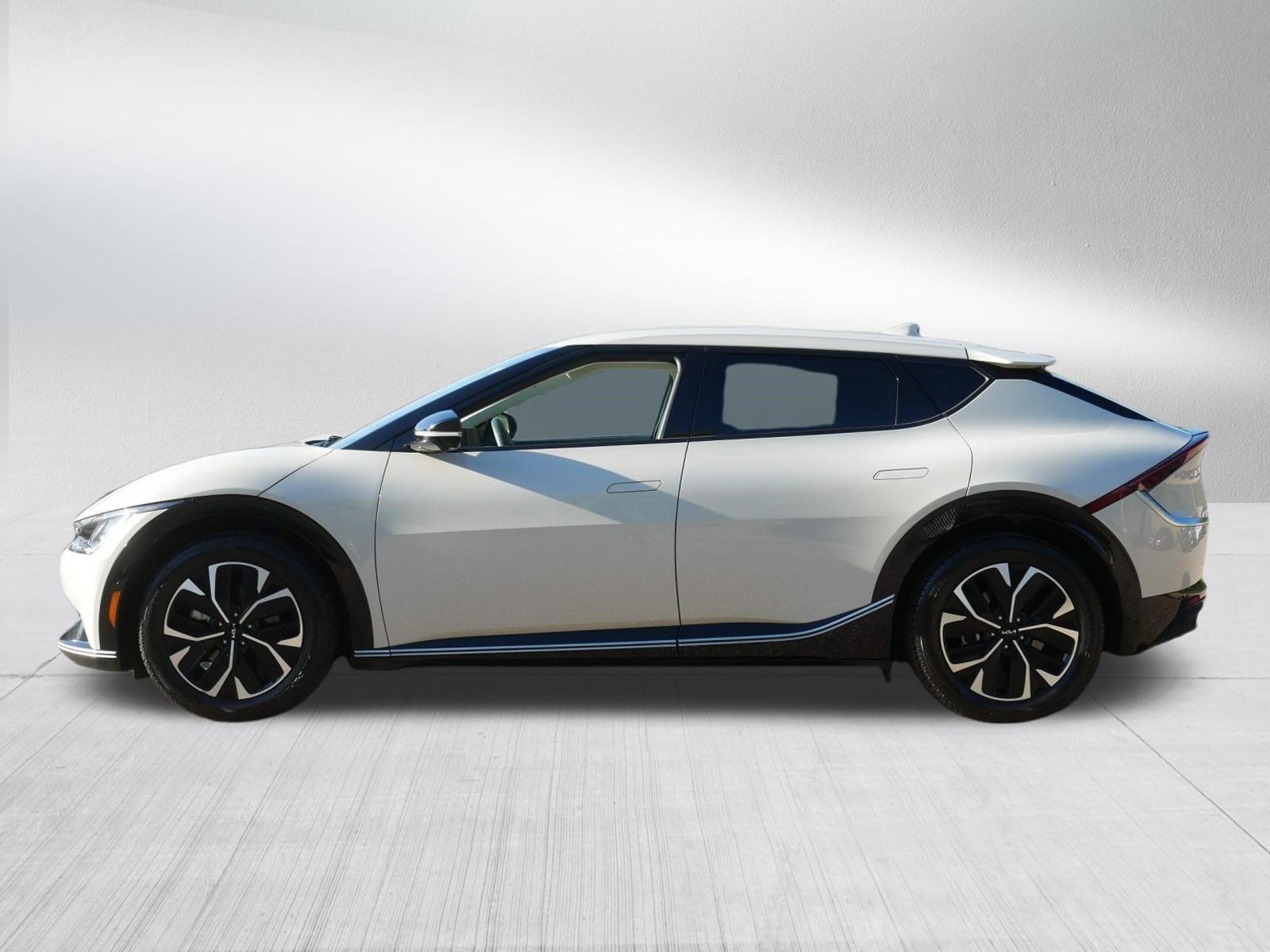 Certified 2023 Kia EV6 Wind w/ Wind Technology Package AWD/4WD image 4