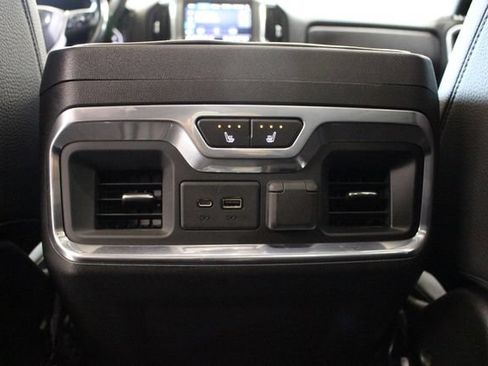 Used 2021 GMC Sierra 2500 Denali w/ Denali Black Diamond Edition AWD/4WD image 35