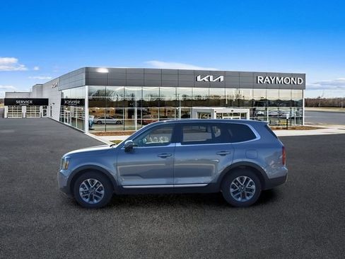 Used 2024 Kia Telluride LX AWD/4WD image 6