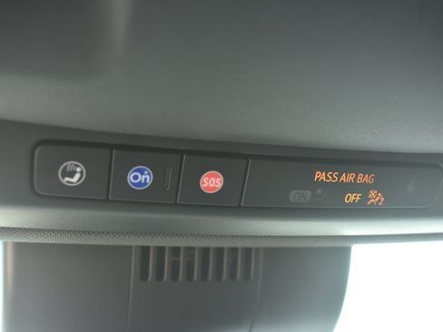 Used 2023 GMC Yukon XL SLE w/ Gmc Pro Safety Plus Package RWD image 33