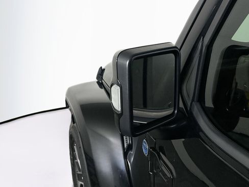 Used 2023 Jeep Wrangler Unlimited Sahara AWD/4WD image 16