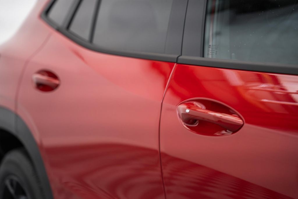 New 2026 Chevrolet Trax LT w/ Sunroof Package FWD image 14