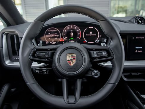 Certified 2025 Porsche Cayenne E-Hybrid Coupe image 25