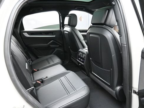 New 2026 Porsche Cayenne Coupe image 28