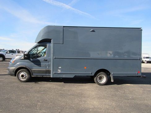 Used 2022 Ford Transit 350 DRW image 8