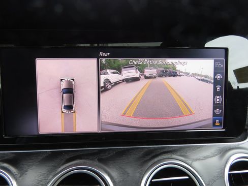 Used 2019 Mercedes-Benz E 300 4MATIC image 23