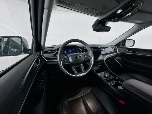 Used 2022 Jeep Grand Cherokee Limited 4xe image 18