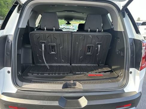 Certified 2023 GMC Acadia SLE w/ Driver Convenience Package AWD/4WD image 22