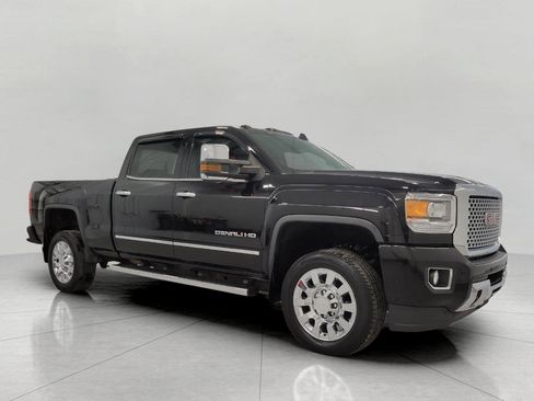 Used 2017 GMC Sierra 2500 Denali image 1