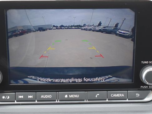 Used 2025 Nissan Rogue SV FWD image 5