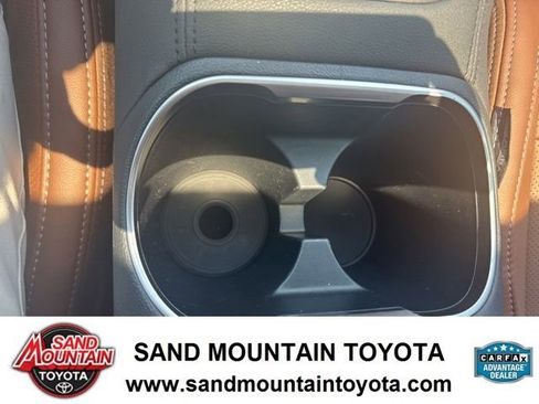 Used 2025 Subaru Outback Touring XT AWD/4WD image 21