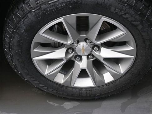 Used 2020 Chevrolet Silverado 1500 High Country w/ Technology Package image 29