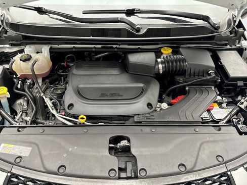 Used 2024 Chrysler Pacifica Touring-L w/ Road Tripper Package image 27