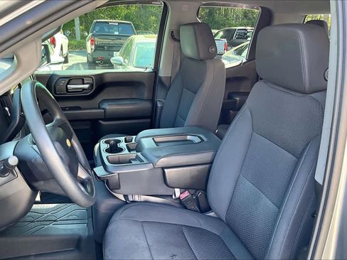 Used 2020 Chevrolet Silverado 1500 Custom w/ Custom Value Package image 8