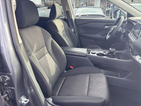 Used 2024 Nissan Rogue SV image 14