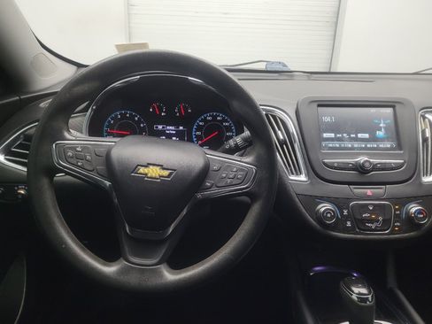 Used 2018 Chevrolet Malibu LT FWD image 22