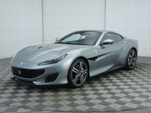 Used 2019 Ferrari Portofino image 9