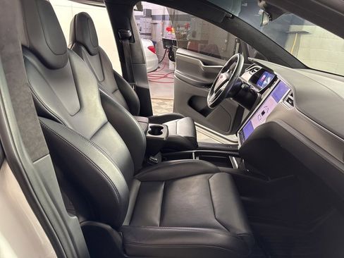 Used 2018 Tesla Model X P100D image 21
