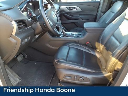 Used 2023 Chevrolet Traverse LT FWD image 21