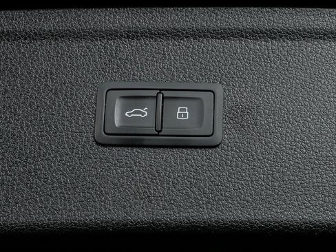 Used 2021 Audi Q5 2.0T Premium image 30