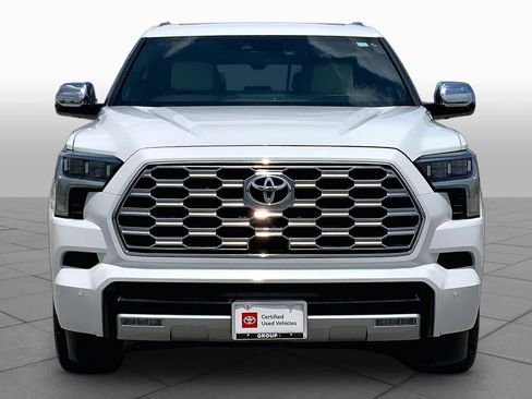 Used 2023 Toyota Sequoia Capstone RWD image 4
