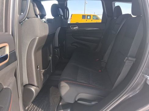 Used 2016 Jeep Grand Cherokee Laredo 75th Anniversary image 18