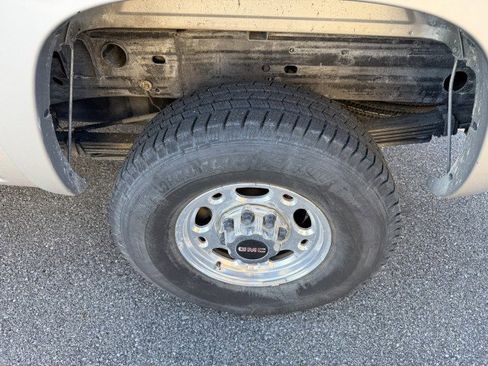 Used 2005 GMC Sierra 2500 SLT w/ Heavy-Duty Power Package image 26