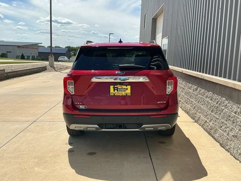 Used 2024 Ford Explorer XLT w/ Equipment Group 202A AWD/4WD image 5