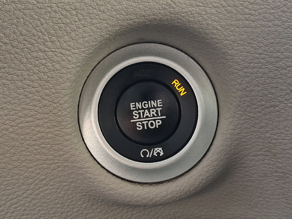 Certified 2020 Chrysler Pacifica Limited FWD image 24