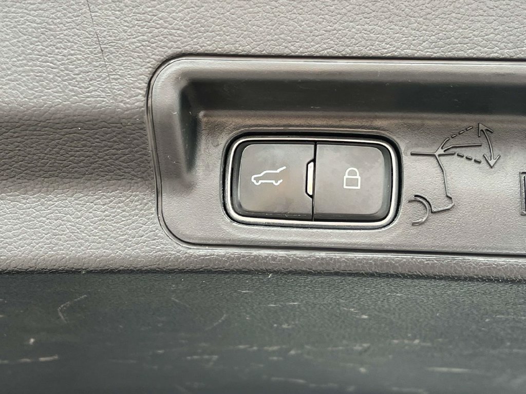 Used 2022 Ford Explorer XLT RWD image 27