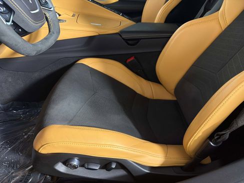 Used 2023 Chevrolet Corvette Stingray Premium Conv w/ Battery Protection Package RWD image 31