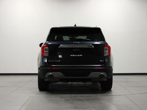 Used 2022 Ford Explorer Platinum w/ Technology Package RWD image 5