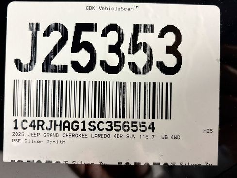 New 2025 Jeep Grand Cherokee Laredo w/ MOPAR Finishing Package image 25