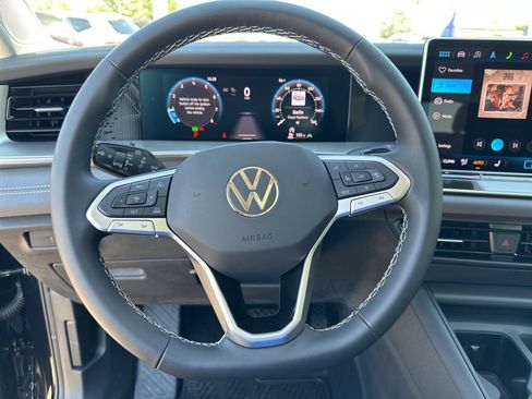 New 2025 Volkswagen Tiguan SE image 16