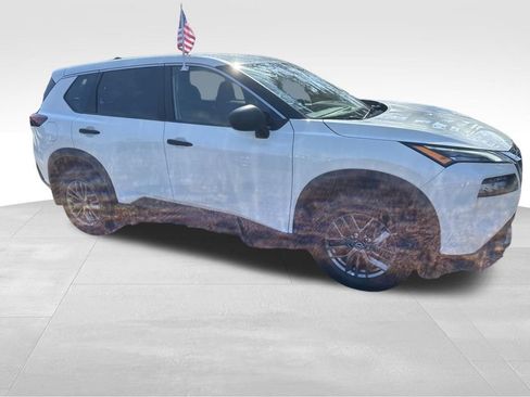 Used 2023 Nissan Rogue S AWD/4WD image 28