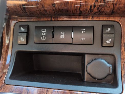 Used 2014 Chevrolet Traverse LT AWD/4WD image 37
