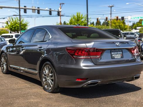 Used 2015 Lexus LS 460 w/ Comfort Package RWD image 10