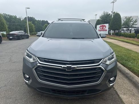 Used 2021 Chevrolet Traverse LT FWD image 9