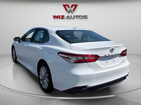 Used 2019 Toyota Camry LE FWD image 3