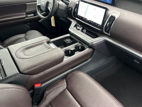 New 2025 Ford Expedition Max Platinum w/ Platinum Ultimate Package image 17